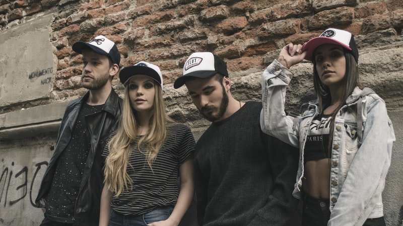 3 Tips For Men To Project Instant Confidence While Approaching Girls